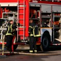 Ugašen požar koji je progutao magacin od 1000 kvadrata u Surčinu: Odjekivale detonacije, zna se šta je gorelo