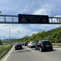 Zbog požara obustavljen saobraćaj na jednoj traci autoputa Leskovac-Niš