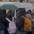 Sramota! "Studenti" ne daju da se reši havarija u bolnici! (video)