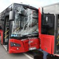 Povređeno 18 osoba, među njima dete i trudnica: Detalji sudara dva gradska autobusa na Novom Beogradu: Izvučena osoba…