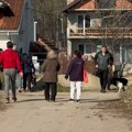 (VIDEO) Građevinska inspekcija obeležila crvenim trakama nebezbedne objekte u Nišu, blizu 50