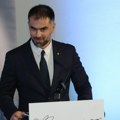 Demonstranti ispred stana gradonačelnika Novog Sada: Oglasio se Mićin: Ne mogu oni toliko da mrze koliko ja mogu da volim, jer…