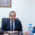 Dačić tvrdi da MUP ne krije ništa o protestima