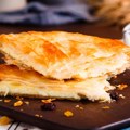 Kada naručimo burek sa sirom, dobijemo li zaista sir – svaka peta pekara nas obmanjuje