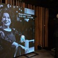 Održana komemoracija Beti Đorđević: Minut aplauza umesto tišine i emotivne reči prijatelja i kolega