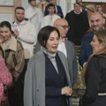Poznati na ponoćnoj liturgiji u Hramu Svetog Save: Dočekali Vaskrs sa vernicima (FOTO)