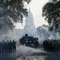 Žestoki protesti u Argentini zbog ekonomskih reformi: U Buenos Ajresu izbili sukobi sa policijom, desetine uhapšenih (foto…