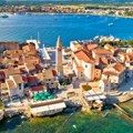 Ovo letovalište u komšiluku naplaćuje ležaljke samo 6€