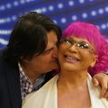 Evo šta je obukao Kemiš za svadbu veka Mladoženja spreman da obnovi zavete, a jedan detalj svima privukao pažnju