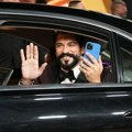 Burak Ozdživit promenio imidž: Brkovi i brada su davna prošlost