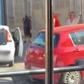 Saobraćajna nesreća u Zemunu: Zastoj u Glavnoj ulici: Sudarila se dva automobila (video)