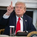 Трамп би да растави два савезника, пљуште претње: "Ако наставите - платићете"