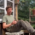 "Dao sam otkaz na poslu, kupio kuću na točkovima i preselio se u šumu." Muškarac samo hteo slobodu - a dobio mnogo više od…