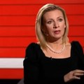 Zaharova o Makronu: Šibicarenje!