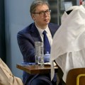 (Foto) Vučić u Abu Dabiju sa Bin Zajedom: Srbija solidarna sa prijateljskim narodom Emirata u teškim okolnostima