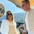 Audi sa mašnom i Roleks sa dijamantima: Evo šta je sve Boske poklanjao supruzi koja se hvalila na Fejsbuku