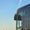 (Foto) Porše se sudario sa gradskim autobusom! Teška nesreća u Ovči: Delovi rasuti po putu