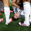 Argentina ni ovaj put nije mogla bez drame, ali je ipak prošla u polufinale: Alvarez postao heroj Gaučosa – crveni karton…