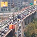 (Mape) Beograđani 7 kilometara auto-puta prelaze 25 minuta! Totalni kolaps na mostovima, a i centralnim ulicama: Ove trase…