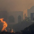 Na celom Rodosu proglašeno vanredno stanje, na Eviji požar delimično pod kontrolom (VIDEO)