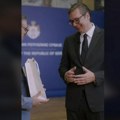 Predsednik Vučić dobio neočekivani poklon: "Ovo je super heroj kao što ste Vi heroj Srbije" (video)