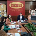 Međunarodni festival humora i satire „Zlatna kaciga“ u Kruševcu: Lazar Ristovski dobio titulu Viteza od Čarapanije