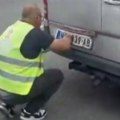 Policija isključila iz saobraćaja autoprevoznika koji vozi studente na protest u Beogradu