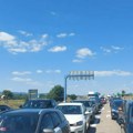 Amss: Putnička vozila za izlaz na Preševu čekaju 30 minuta, na Gostunu 45 minuta