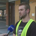 Student uhapšen sinoć na protestu pušten da se brani sa slobode