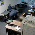 Uznemirijući video! Pojavio se snimak brutalnog prebijanja u kafiću u Beranama: Dejanu (22) poznanik krvnički pretukao, gazio…