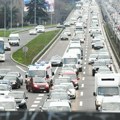 Gužve na auto-putu kroz Beograd, kolone vozila i na Mostu na Adi ka Čukarici