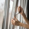 TikTok trik koji štedi pare: Ako vam prozori loše dihtuju, postoji rešenje od samo 300 dinara (video)