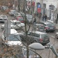 Rekordan broj vozila u Sremskoj Mitrovici: Više od 36.000 automobila na ulicama grada