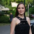 Aleksandra Prijović pokazala kako uživa na jahti Lepe Brene! U kupaćem kostimu pozirala pored kormila i zapalila mreže
