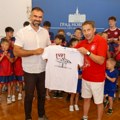 Mićin ugostio decu sa Kosova i Metohije, učesnike fudbalskog kampa