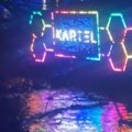 Potonuo splav "Kartel": Dramatični snimci: Tinejdžeri skaču u vodu i plivaju do obale, policija pretražuje reku (foto…