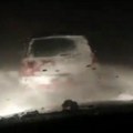 Berane: Petočlana porodica iz Srbije spasena iz vozila zaglavljenog u snegu