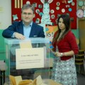 GLASAO Selaković: Ministar kulture i član Predsedništva Srpske napredne stranke Nikola Selaković glasao na Vračaru