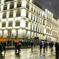 Ispred Vlade Srbije počeo protest opozicije, blokiran saobraćaj