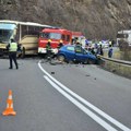 Poznato stanje dece povređene u saobraćajnoj nesreći kod Kraljeva: Troje zadržano u bolnici, vozač automobila mora na…