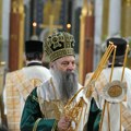 „Vapijemo Bogu da nevino stradale u padu nadstrešnice privije u naručje svoje“: Patrijarh služio božićnu liturgiju u…