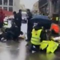 Snimci užasa iz Minhena Vozač gazio i decu, a pre toga pucao! Najmanje 20 ljudi povređeno (video)