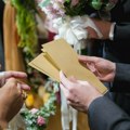 Da li pratilac na svadbi treba da učestvuje u koverti? Odgovor stručnjaka izazvao polemiku na internetu