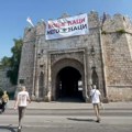 Na Tvrđavi u Nišu osvanuo kukasti krst prvi put posle Drugog svetskog rata