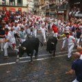 Više hiljada ljudi u trci sa šest bikova na otvaranju festivala u Pamploni