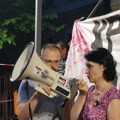 Професорки Сузани Роган директор школе уручио отказ због подршке студентима