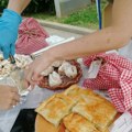 Prvi kupac jede gratis! Srpska glumica i njen muž od bapskog recepta napravili top biznis! Ne mogu da se odbrane od mušterija…