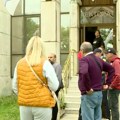 Građani blokirali ulaz u Rektorat u Kragujevcu: „Ostaćemo dok ne nađemo rešenje“