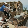 Tornado razorio predgrađa Čikaga: kuće uništene, stotine hiljada bez struje