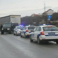 Teška nesreća na putu Ruma-Irig: Sudarila se dva kamiona, jedan se zapalio